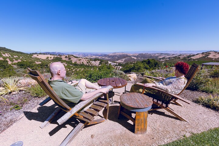 Enjoy a 5-star experience with friends & local experts on the All-Inclusive Tour in Paso Robles